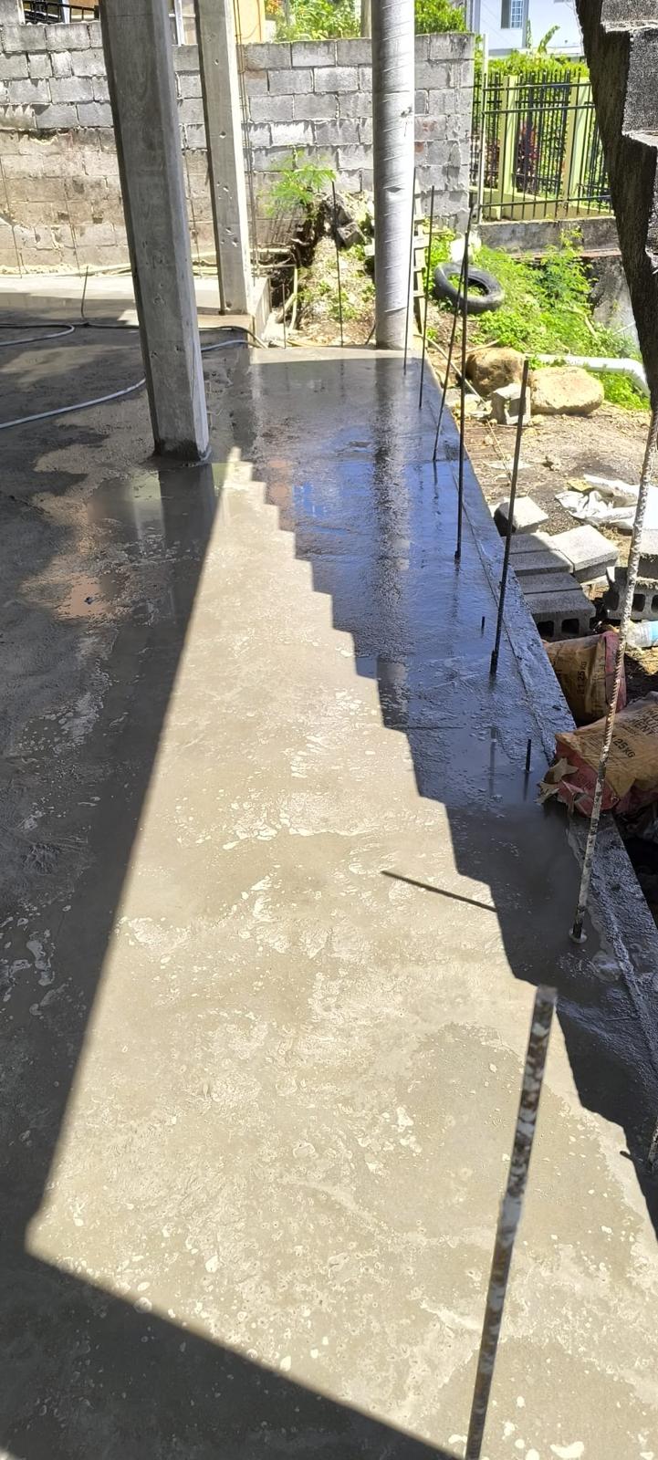 Fresh concrete slab finish